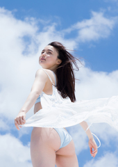 Amazon.co.jp: 坂巻有紗 直筆サイン入り1st写真集 私を見て