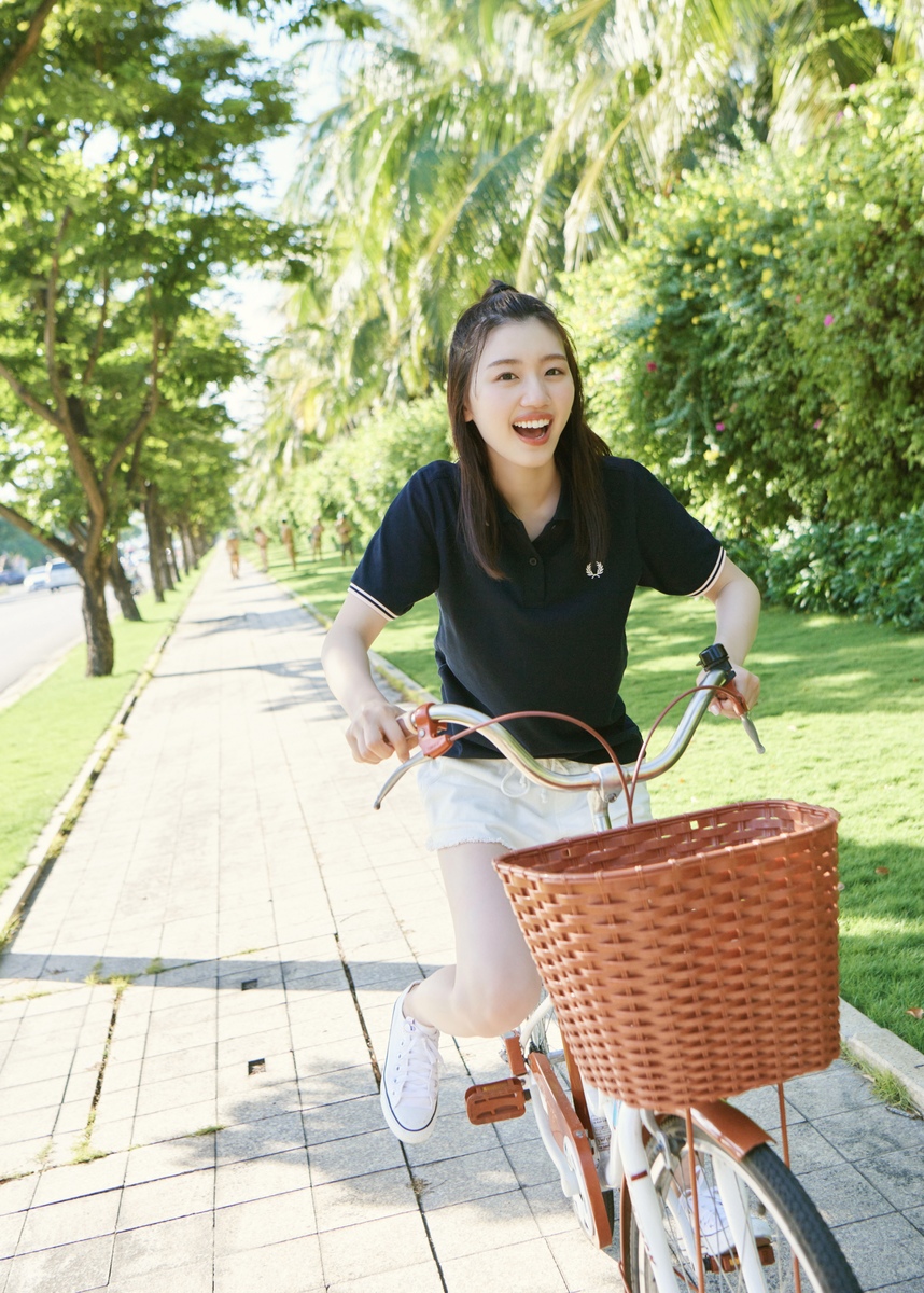 日向坂46 佐々木美玲 1st写真集 陽射しのパレード 画像7